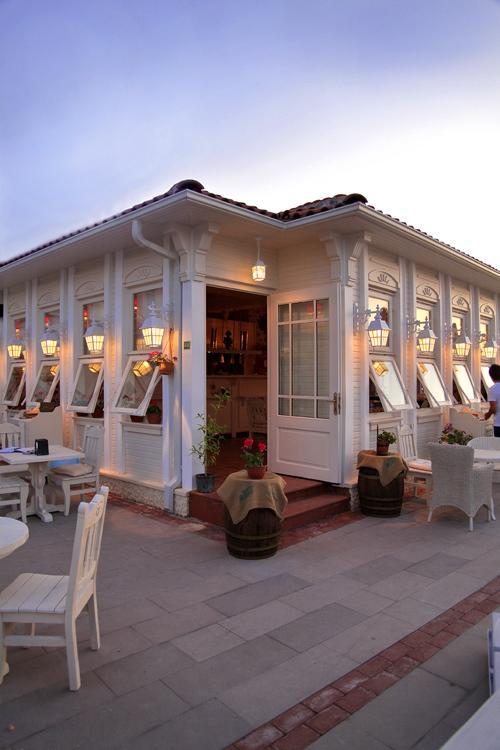 Trilyali Butik Hotel Tirilye Екстер'єр фото