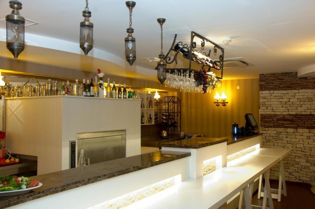 Trilyali Butik Hotel Tirilye Екстер'єр фото